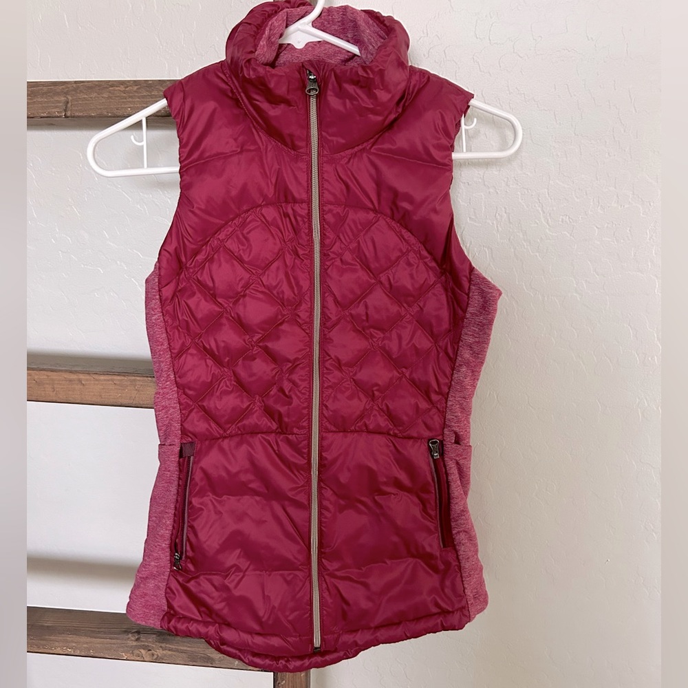 Lululemon Puffer Down Vest “For A Run Vest” Cranberry Women’s SZ 4